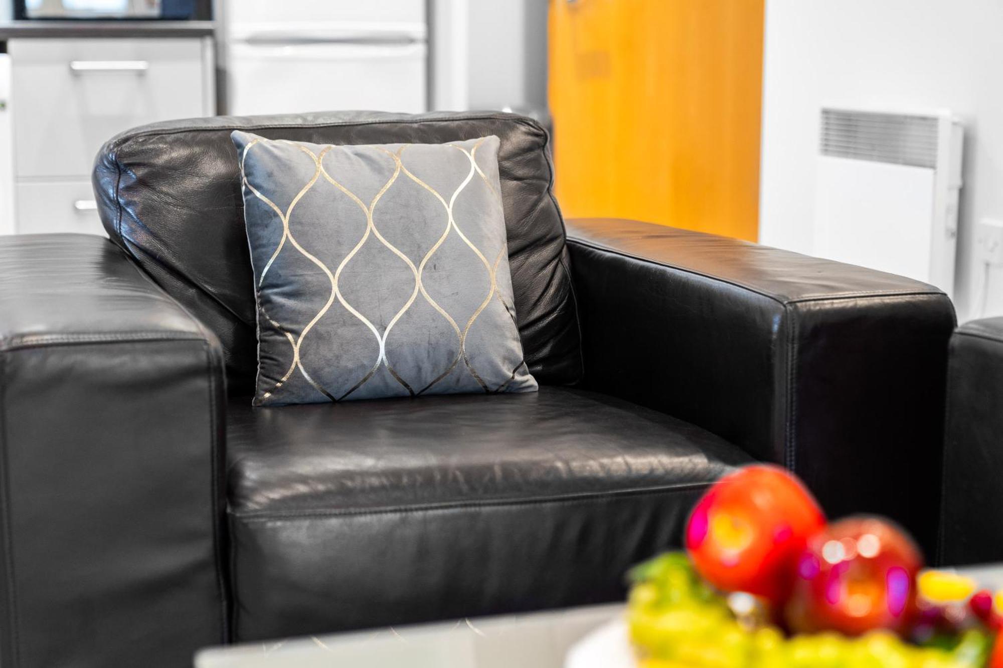 City Centre Apartment - 2 Bedroom - Secure Parking - Top Rated - 201M Birmingham Eksteriør billede